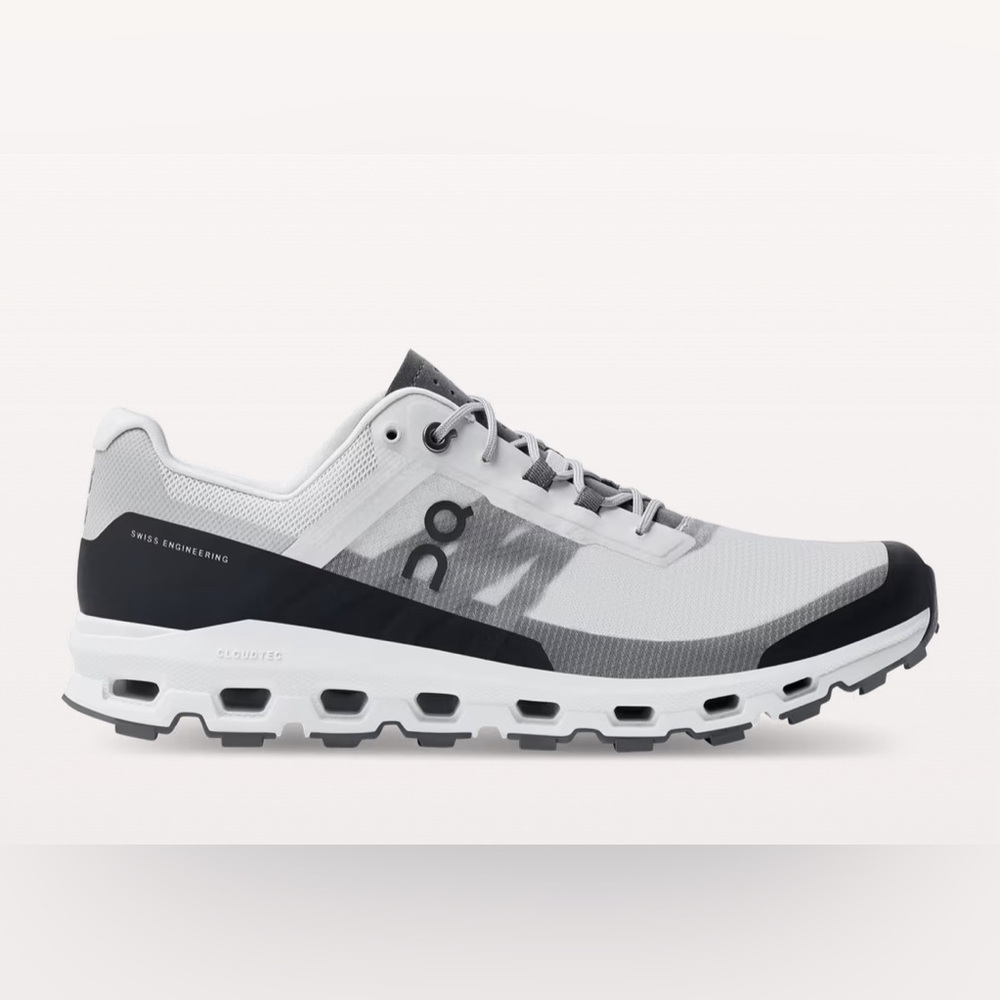 On Running Cloud Vista shoes